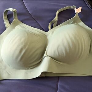 Victoria's Secret Green Seamless Bra